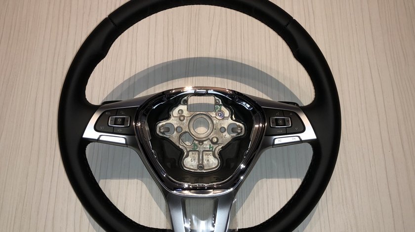 Vând volan piele/comenzi/padele VW Touareg Golf 7 Passat B8 Tiguan