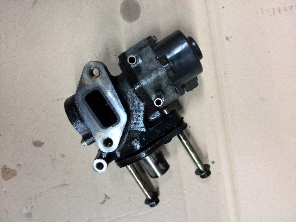 VALVA SUPAPA CONTROL GAZE EGR NISSAN NAVARA D40 PATHFINDER 126CP 171CP YD25DDTI
