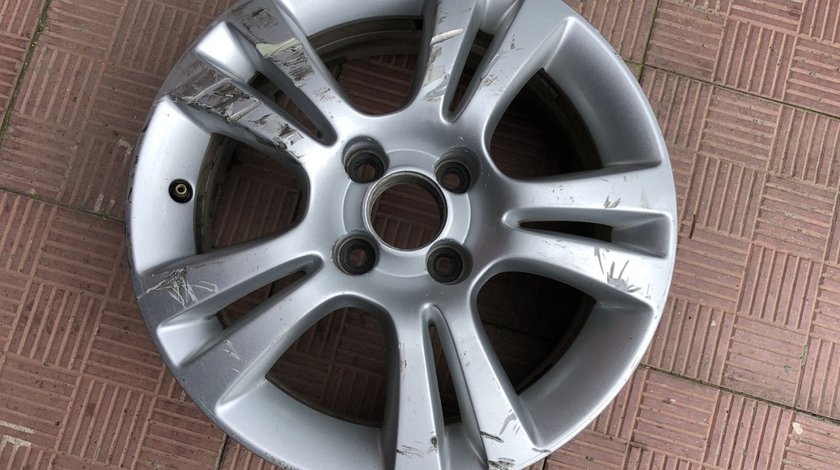 Vand 1 janta aliaj R15 Opel Corsa D