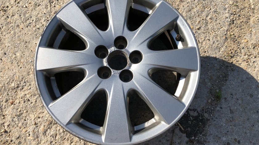 Vand 1 janta aliaj R16 Toyota Avensis