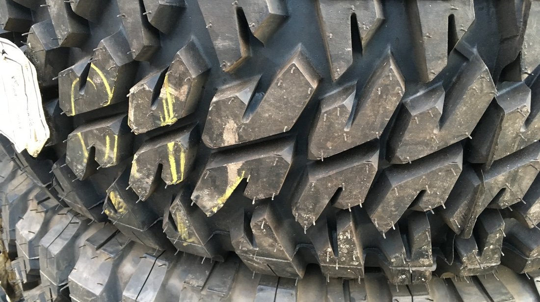 Vand 2 anvelope 265/75/16 Goodyear de iarna noi