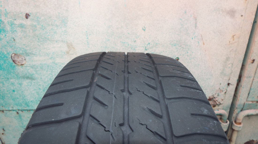 vand 2 anvelope de vara 175/65/14 goodyear gt3 pret 120ron ambele