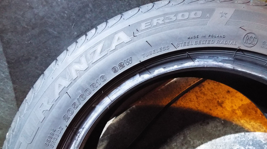 vand 2 anvelope de vara [aproape noi] 205/60/16 bridgestone run on flat  pret 500ron ambele