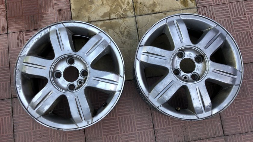 Vand 2 jante aliaj R15 Dacia Logan