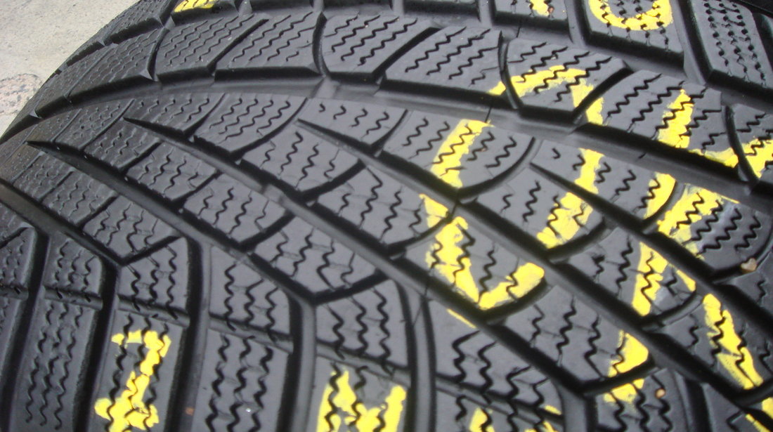 Vand 3 anvelope de iarna 245 40 18 pirelli sottozero