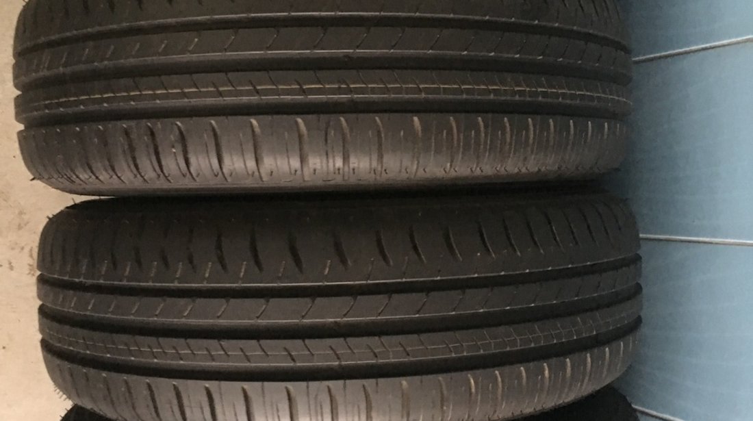 vand 4 anvelope 195/65/15 michelin de vara noi