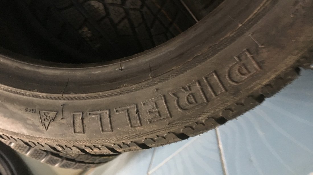 VAND 4 ANVELOPE 245/45/18 PIRELLI DE IARNA NOI