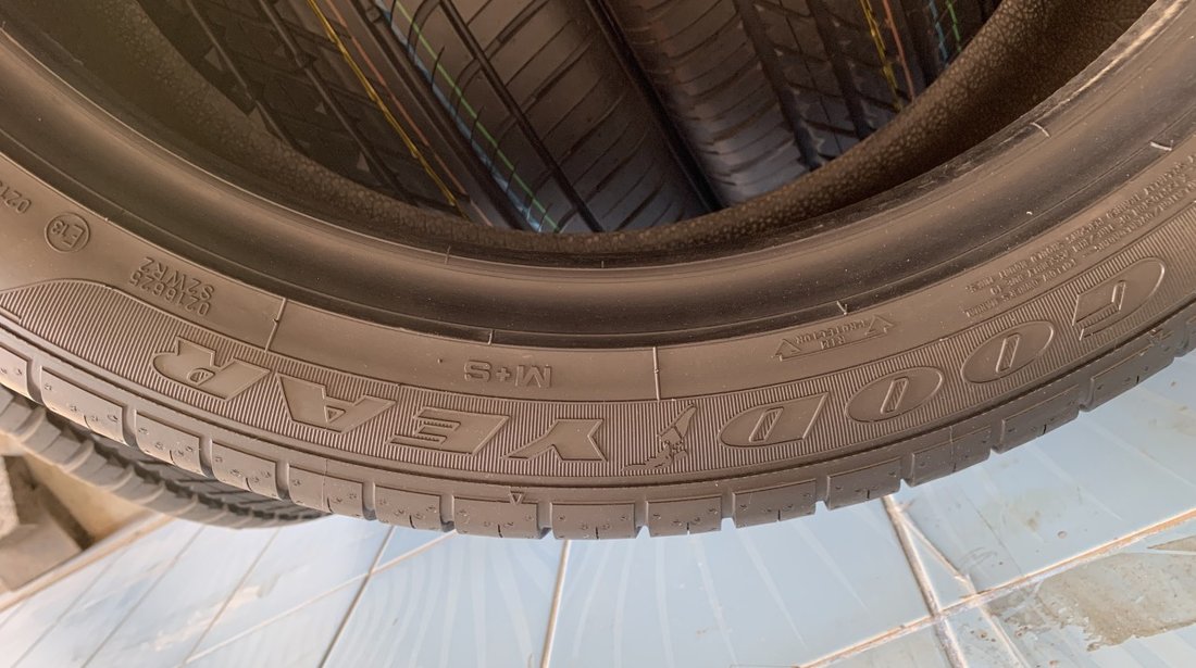 vand 4 anvelope 245/45/21 goodyear de vara noi