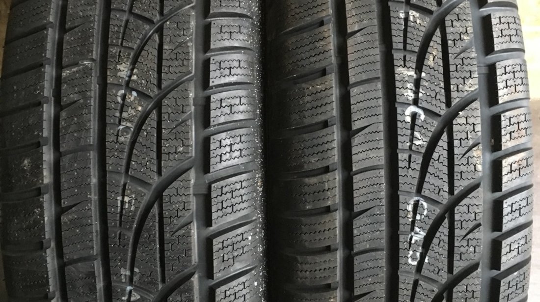 Vand 4 anvelope 265/70/16 Hankook de iarna noi