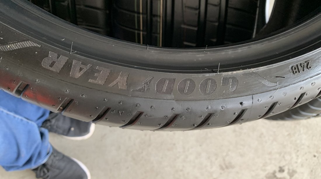 vand 4 anvelope 275/30/20 goodyear runflat de vara noi