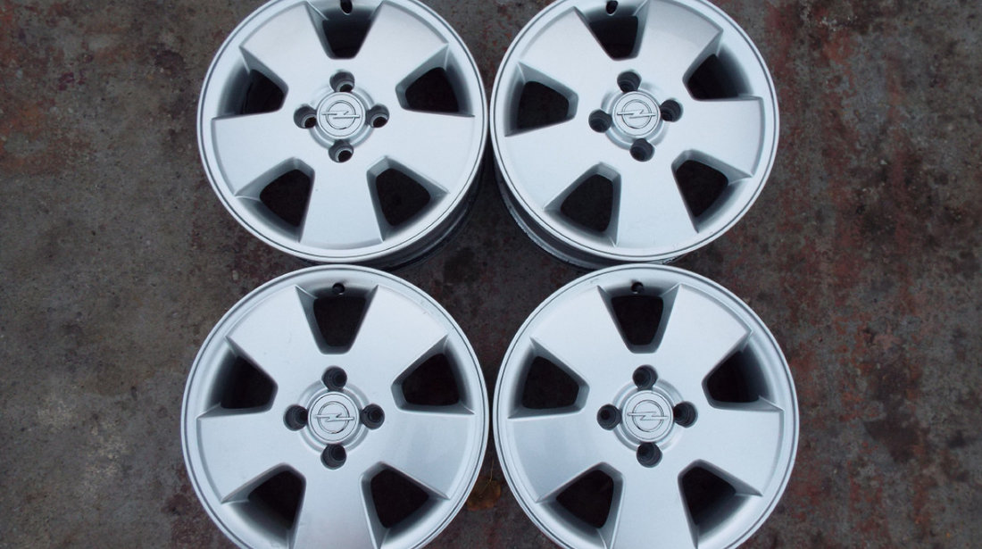 vand 4 jante aliaj pe 15" originale opel corsa D,E,astra,vectra,meriva pret 1000 toate4