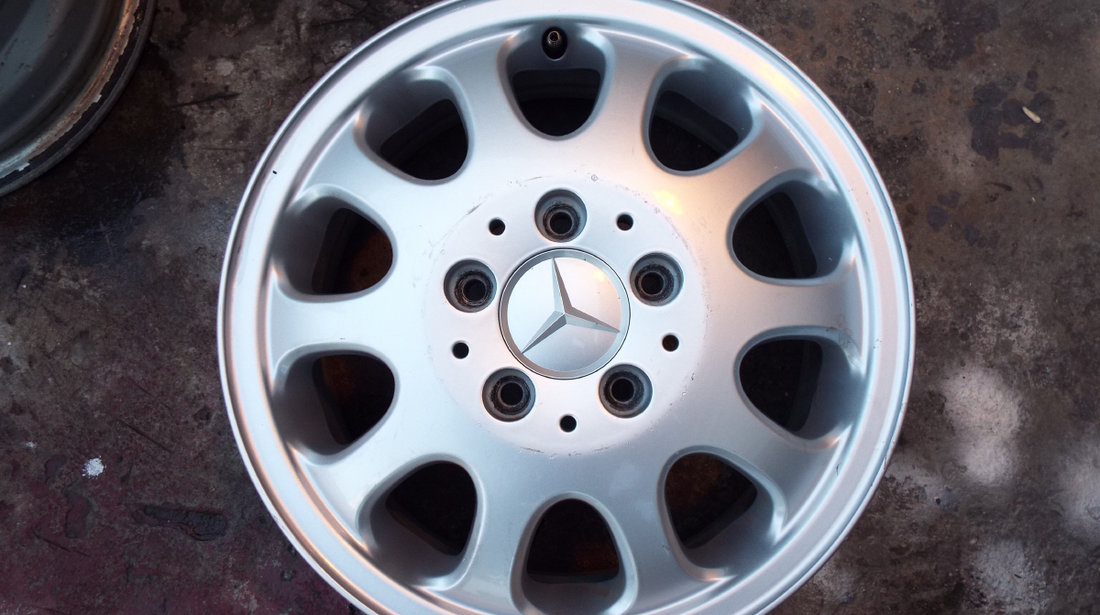 vand 4 jante de aliaj pe 15" org mercedes clasa A si vaneo pret 600ron toate4