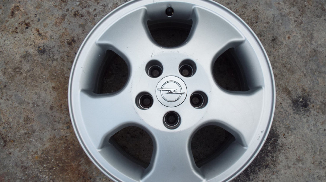 vand 4 jante originale opel pe 15" dis 5x110 astra,vectra,meriva,zafira pret 750toate4