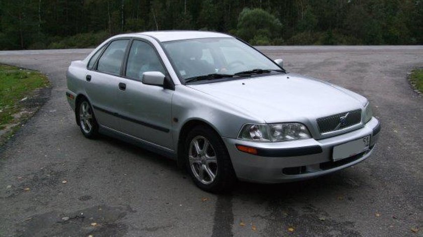 Vand airbag-uri volvo s40 2.0 turbo benzina din 2000