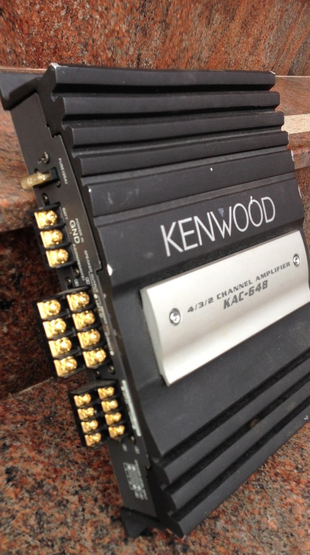 Vand amplificator auto Kenwood KAC 648