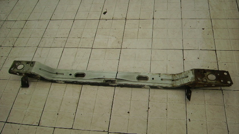 Vand armatura bara fata Opel Movano 2000-150 lei.