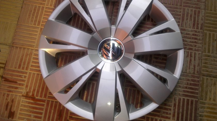 Vand capac roata nou pe 15 pt VW Jetta 2012