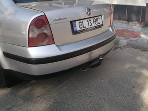 VAND CARLIG REMORCARE PENTRU VOLSKWAGEN PASSAT AN 2001 BERLIN  PRET 350 RON ?
