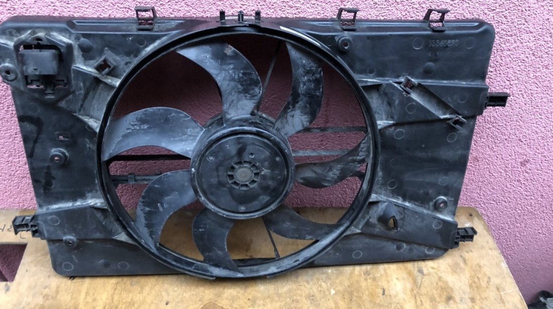 Vand electroventilator/GMV Opel Astra J 0130308486