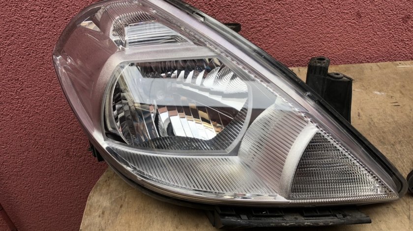Vand far dreapta Nissan Tiida