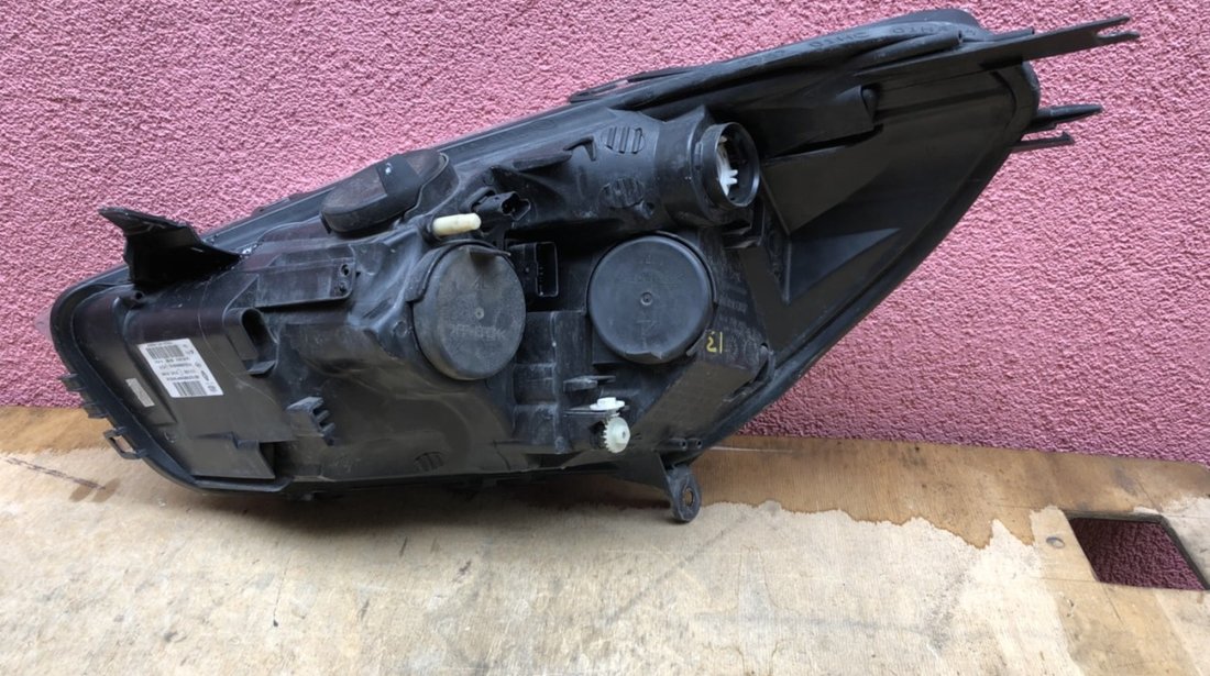 Vand far dreapta Renault Clio 4