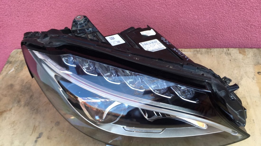 Vand far led dreapta Mercedes W205