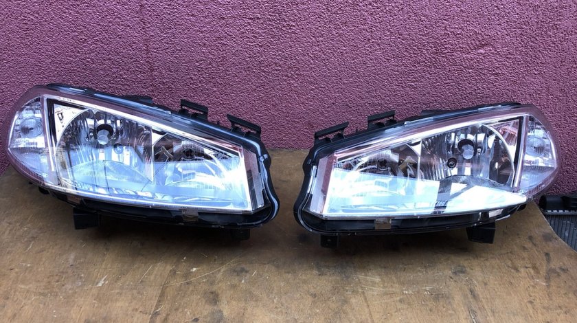 Vand far stanga dreapta nou original Renault Megane 2