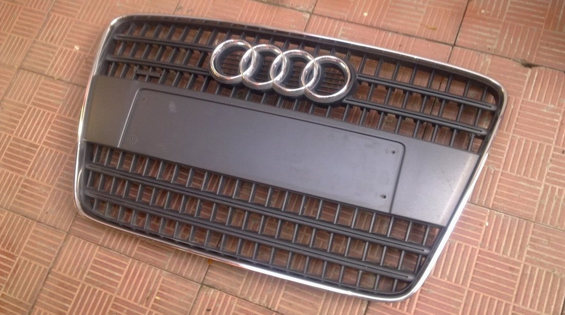 Vand grila Audi Q7