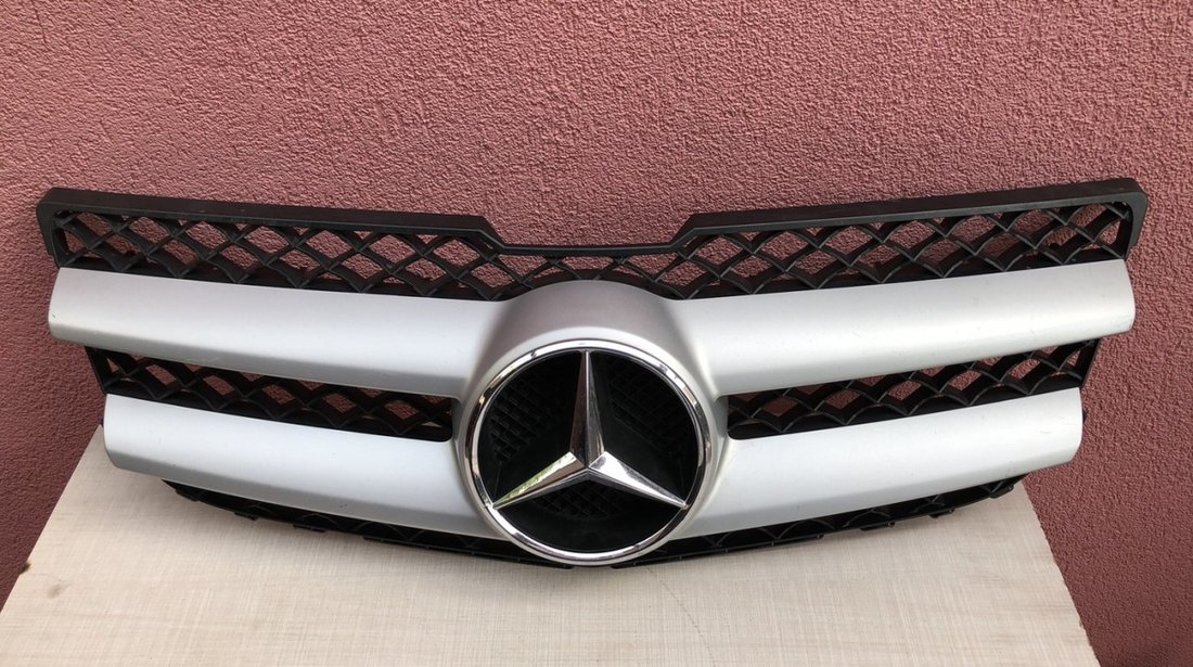 Vand grila cu emblema Mercedes GLK 2008 2012