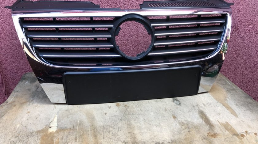 Vand grila fata highline VW Passat 2008