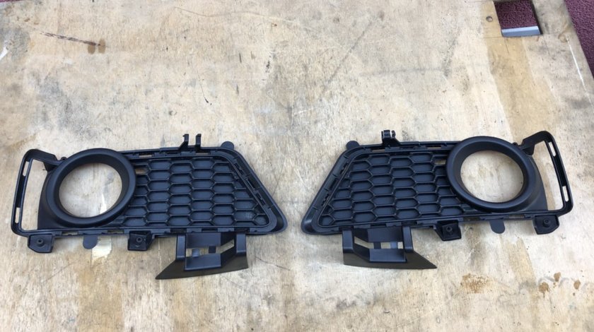 Vand grila proiector stanga si dreapta BMW F30 M Pachet