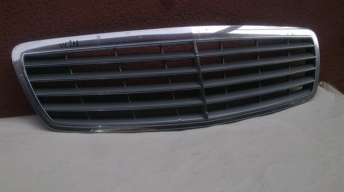 Vand grila radiator Mercedes E ClassW211 2004