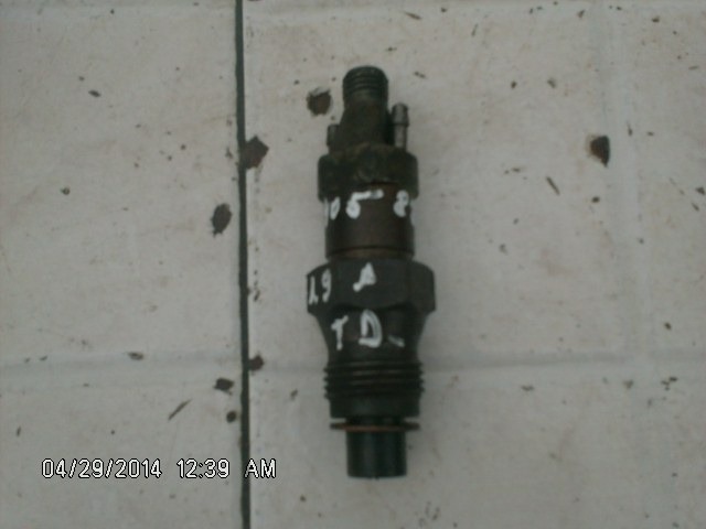 Vand injectoare Peugeot 405