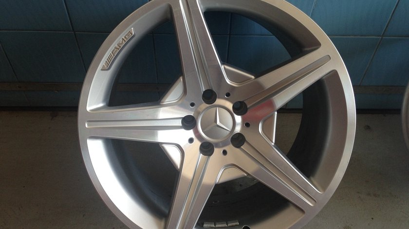 vand janta originala mercedes AMG 19"NOUA
