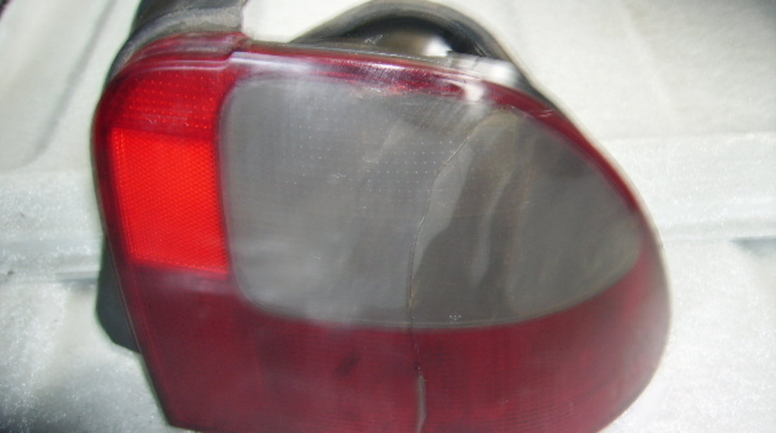 Vand lampi spate Rover 400 1999