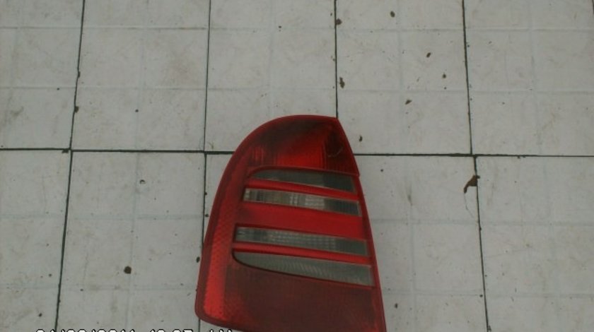 Vand lampi spate Skoda Superb