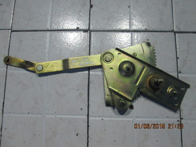Vand macara manuala Dacia 1307