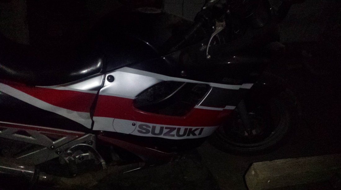 Vand Motocicleta Suzuki