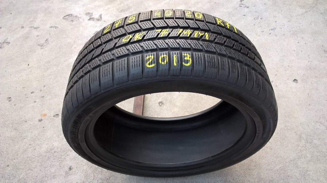 Vand o anvelopa de iarna 275 40 20 pirelli scorpion ice & snow run flat