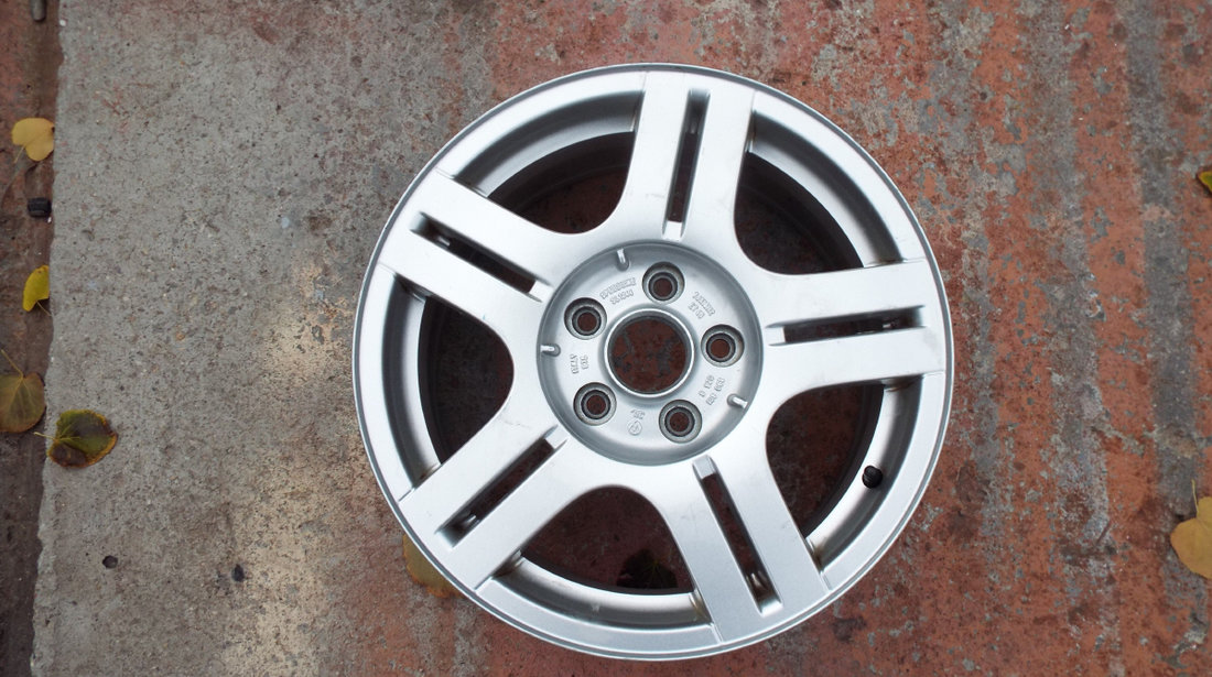 vand o singura janta de aliaj 16" model montreal originala VW  prindere  5x112 pret 200ron