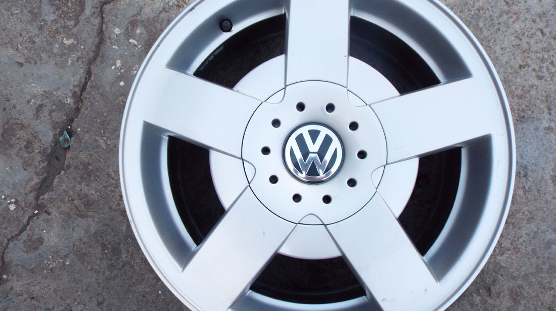 vand o singura janta de aliaj 16" originala VW  prindere  5x112 pret 200ron