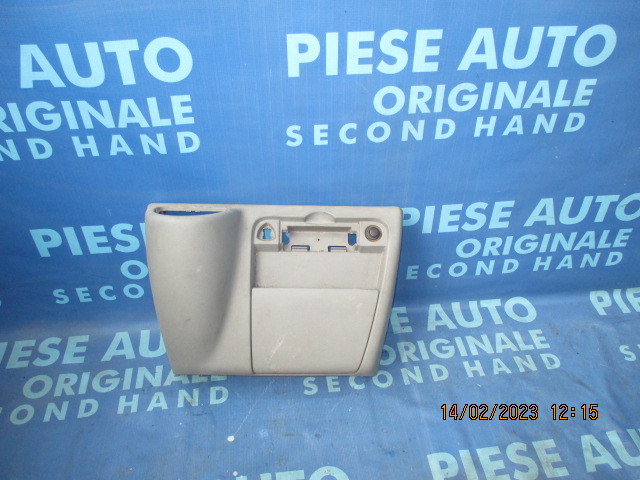 Vand ornament bord Renault Master; 8200188575