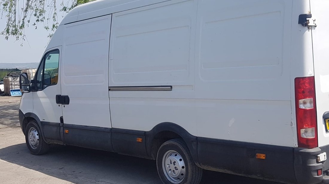 Vand piese de Iveco Daily (2009)