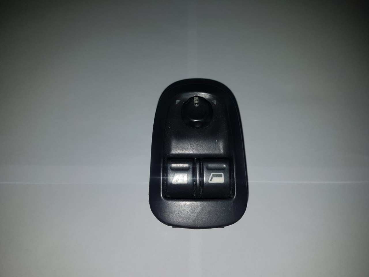 Vand piese si accesorii PEUGEOT 206 HATCHBACK  2 USI, AUTO PERSONAL,2.0HDI,RHY90