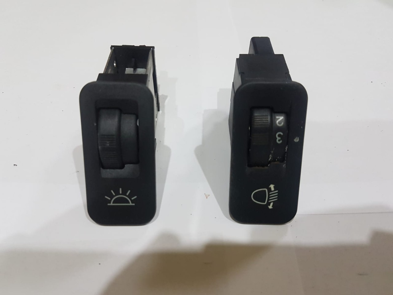 Vand piese si accesorii PEUGEOT 206 HATCHBACK  2 USI, AUTO PERSONAL,2.0HDI,RHY90
