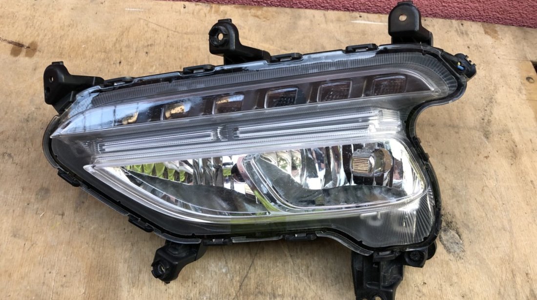 Vand proiector led stanga Hyundai Santa Fe 2017