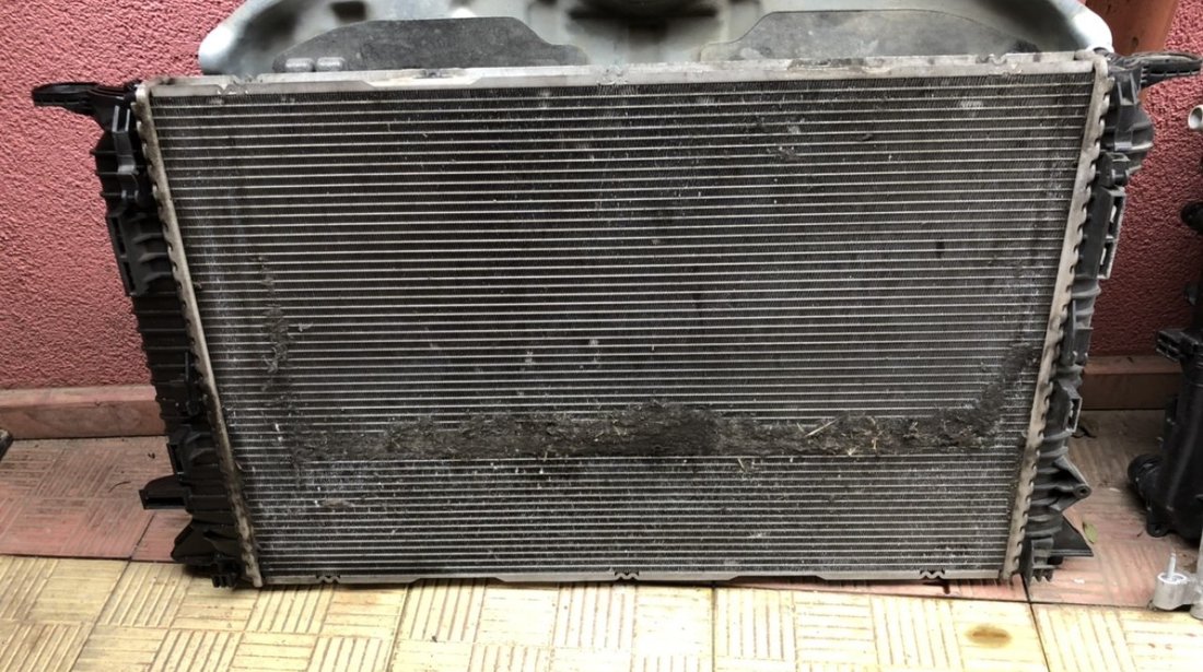 Vand radiator apa Audi Q5 8R0121251A