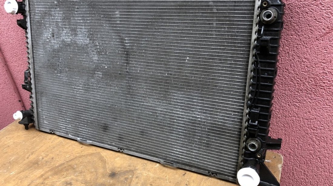 Vand radiator apa Audi Q5 8R0121251A