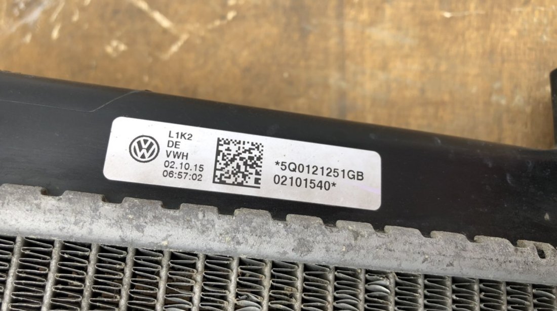 Vand radiator apa VW Skoda 5Q0121251GB