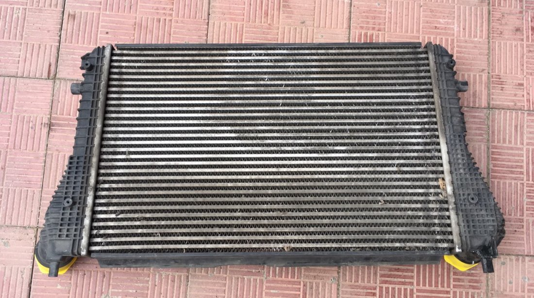 Vand radiator intercooler VW 3C0145805AM